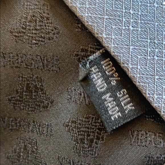 Versace Iconic Medusa Logo Handmade gray Silk Tie - Picture 5 of 5